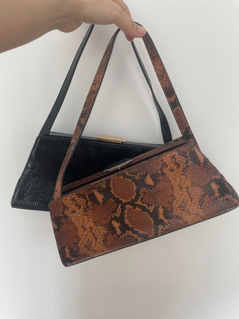 VINCE CAMUTO Convertible Shoulder bag and Clutch-Chic EW Silo Snake
